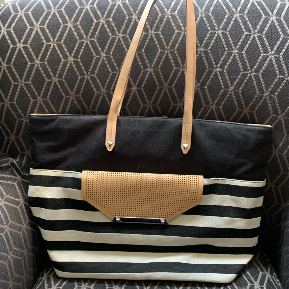 Stella and Dot tote with clutch